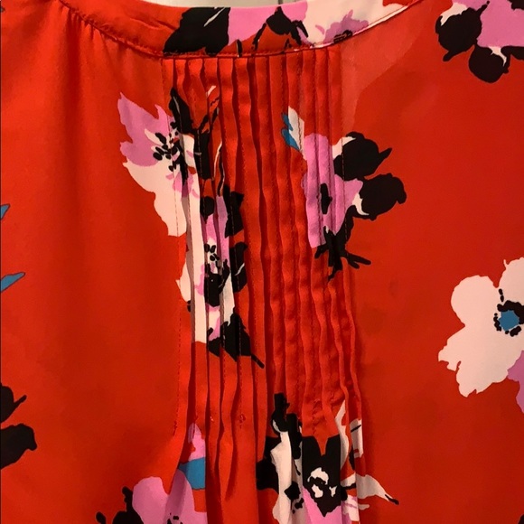 Chelsea & Theodore Sleeveless Blouse - Picture 5 of 6